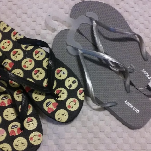 Old Navy/Emoji Flip Flops (Bundle) - Picture 3 of 3